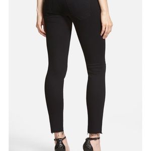 Mother ‘The Looker’ Frayed Ankle Skinny Jeans